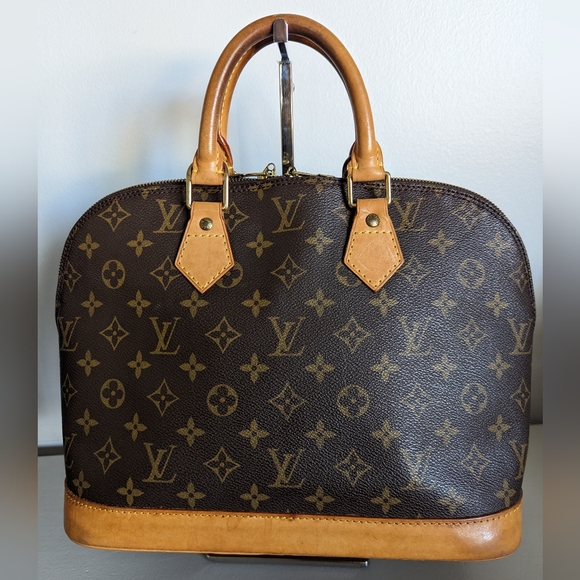 Louis Vuitton Handbags - Authentic Louis Vuitton Monogram Canvas Alma PM Bag